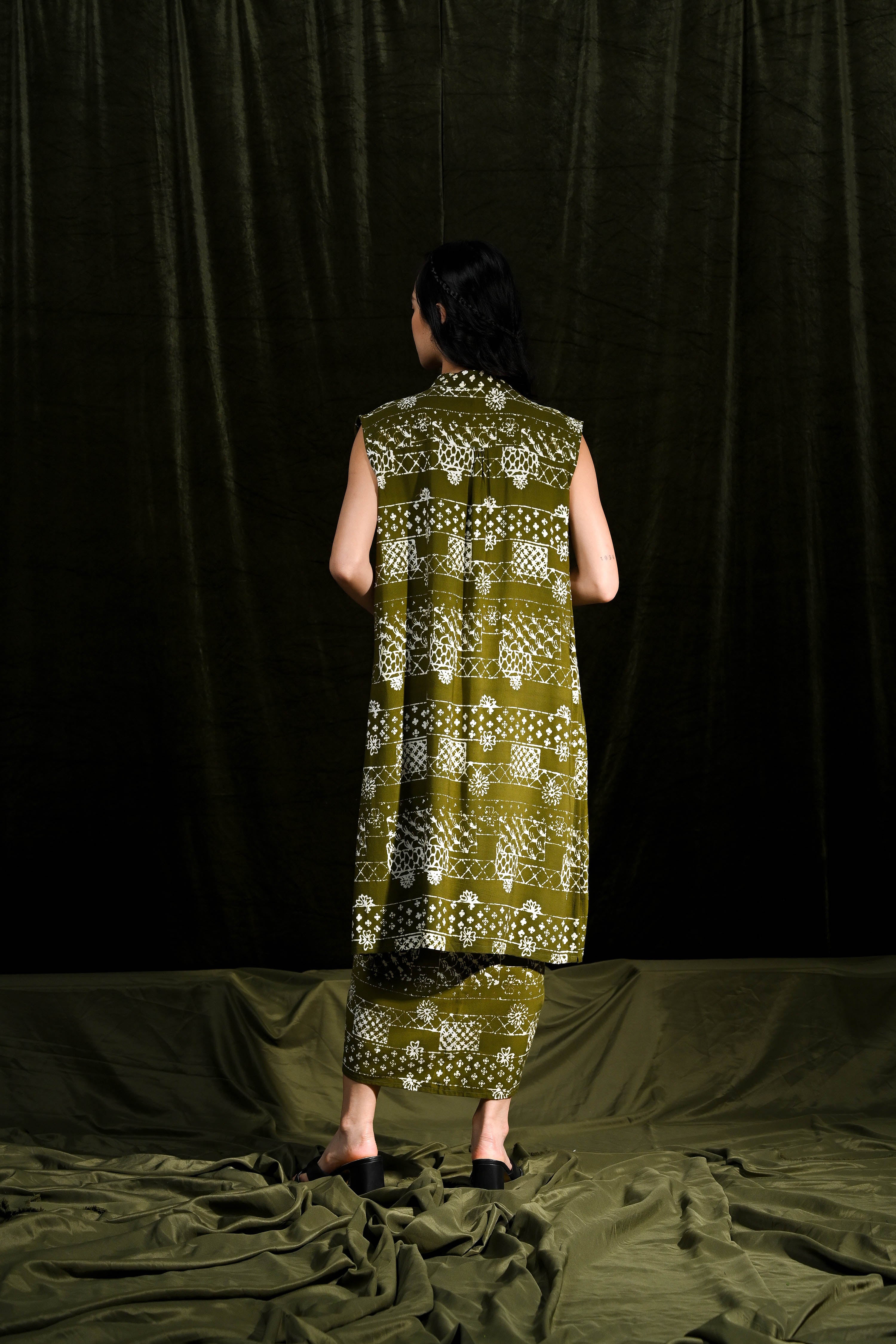 Outer Sleeveless Rayya Green T2786