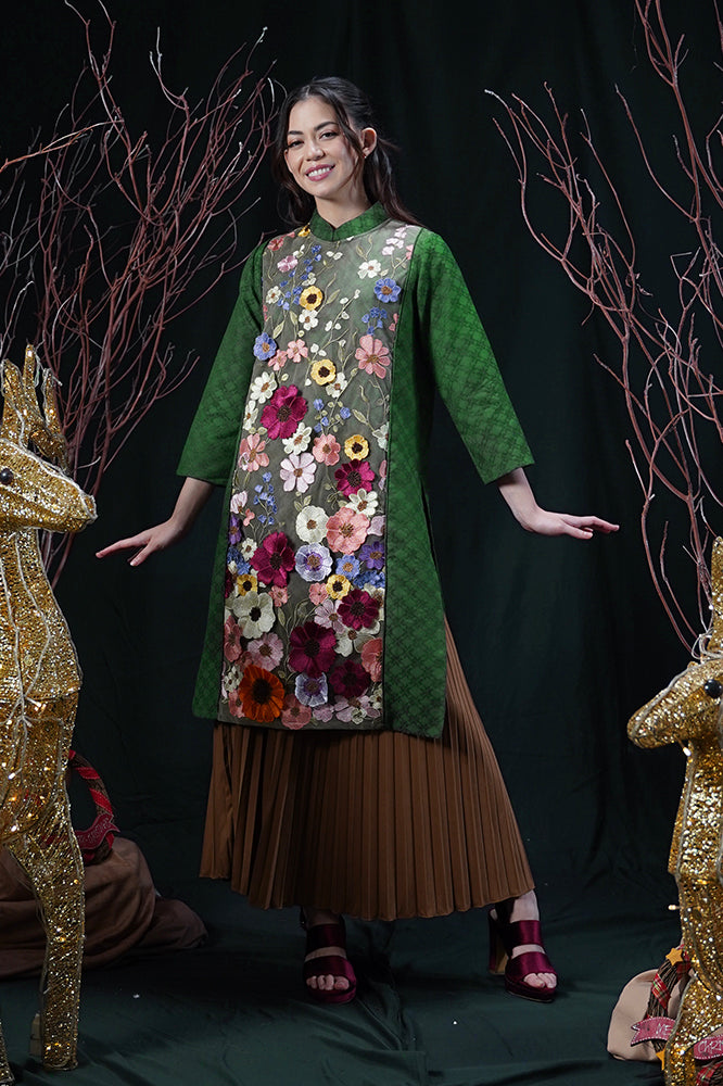 Vibrant Carol Green T1896