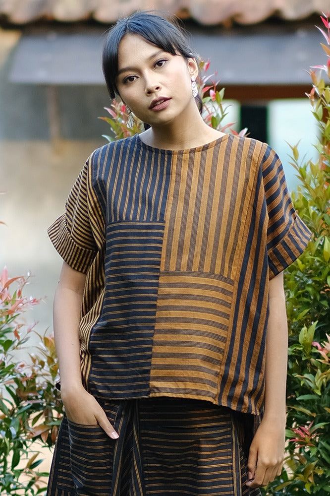 Gayatri Alinea Short T1010