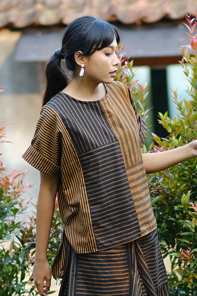 Gayatri Alinea Short T1010